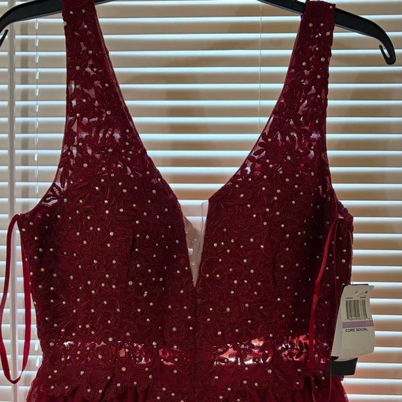 Burgundy Sequin V-Neck Party Dress juniors size 11 new with tags - Picture 3 of 6